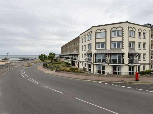 Flat for sale in East Cliff, Acol
