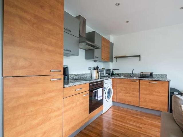 Flat for sale in Camberwell, Greater London