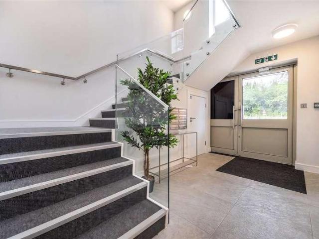 Flat for sale in Gerrards Cross, Denham