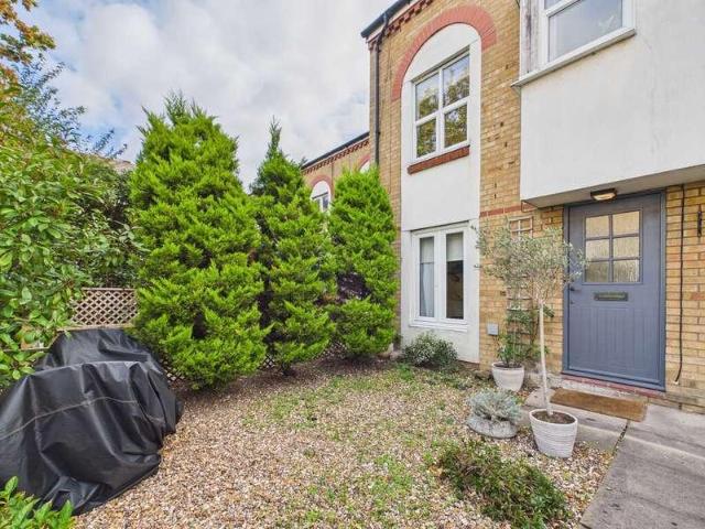 Flat for sale in Longfield Estate, Greater London