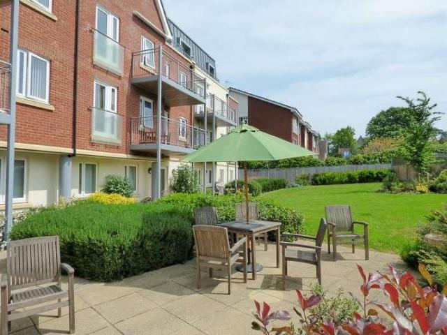 Flat for sale in Broadstone, Poole