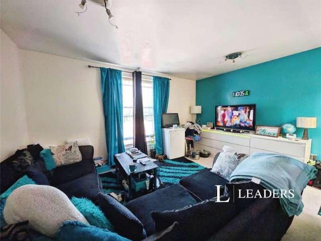 Flat for sale in Nichols Town, City Of Southampton