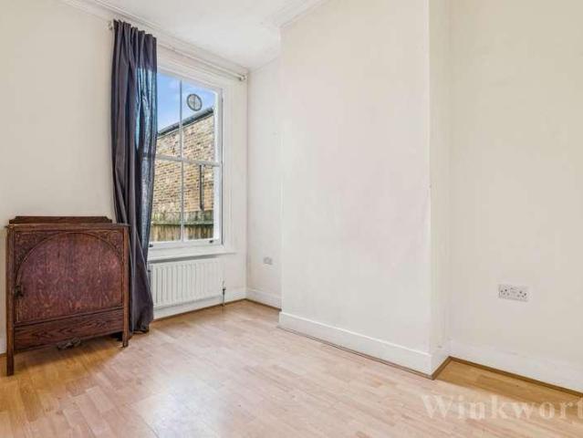 Flat for sale in London Borough of Lewisham, Greater London