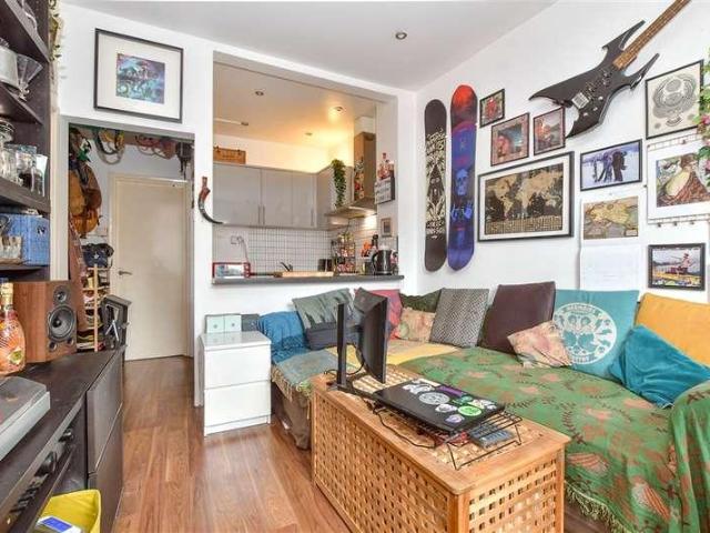 Flat for sale in London Borough of Waltham Forest, Greater London