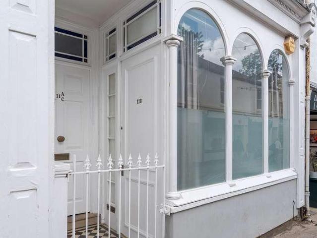 Flat for sale in The Slade, Oxfordshire