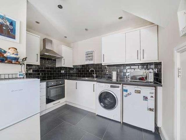 Flat for sale in Lower Halliford, Surrey