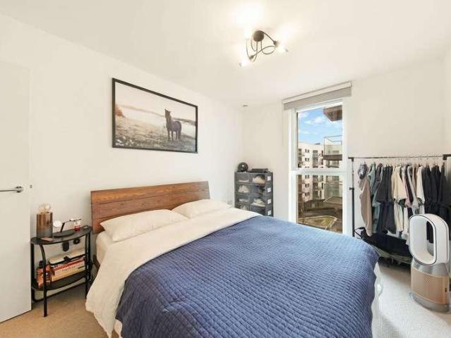 Flat for sale in London Borough of Croydon, Greater London