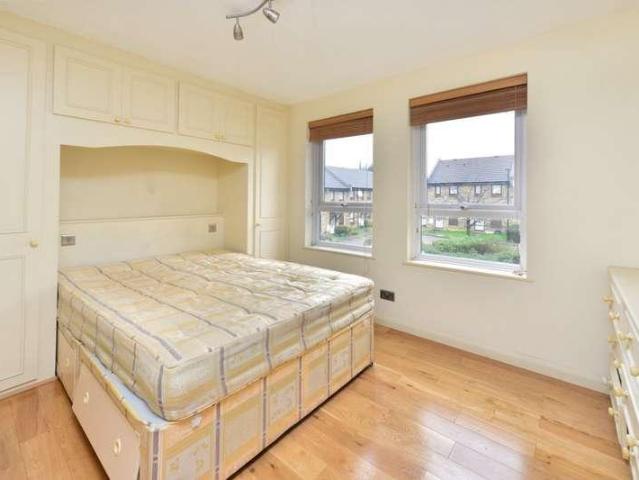 Flat for sale in Archway, Greater London