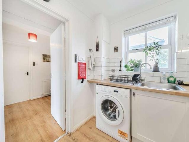 Flat for sale in London Borough of Merton, Mitcham