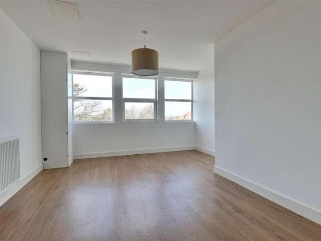 Flat for sale in Spring Vale, Hampshire