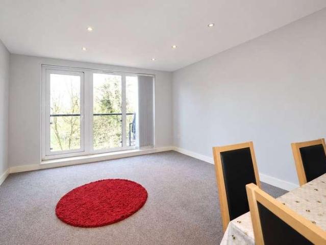Flat for sale in Horsell, Woking
