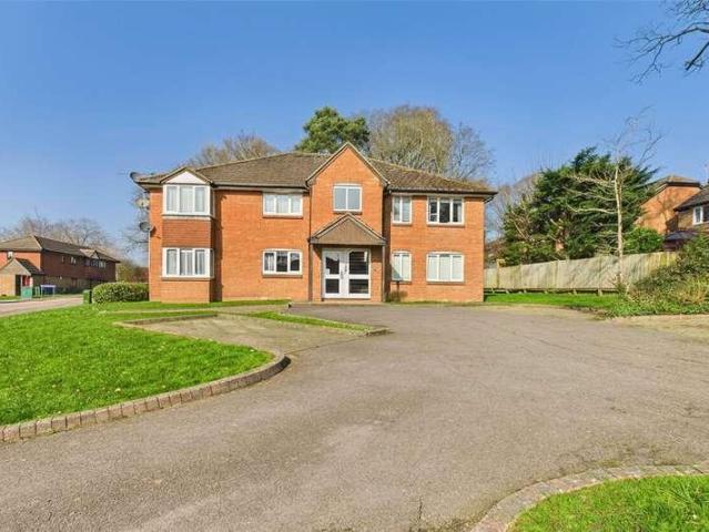 Flat for sale in Newell Green