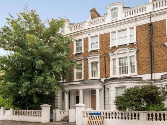 Flat for sale in Notting Hill, Greater London