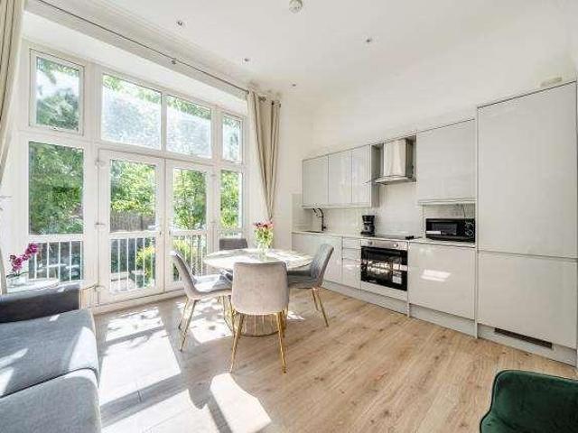 Flat for sale in Brook Green, Greater London