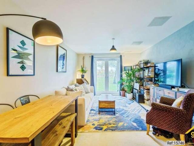 Flat for sale in London Borough of Hounslow, Spring Grove