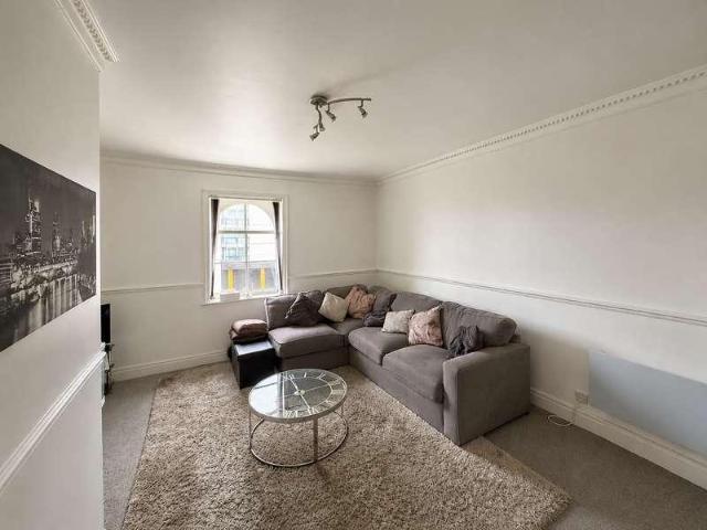 Flat for sale in Southport, Sefton
