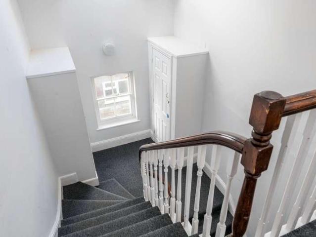 Flat for sale in Red Hill, Surrey