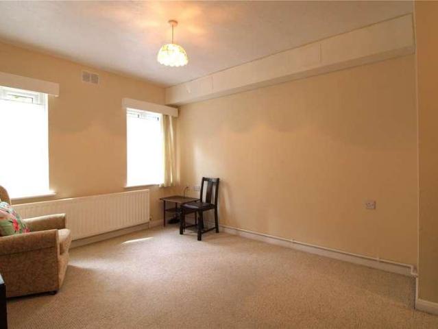 Flat for sale in London Borough of Croydon, Greater London