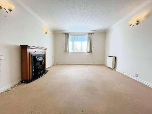 Flat for sale in Chester, Handbridge