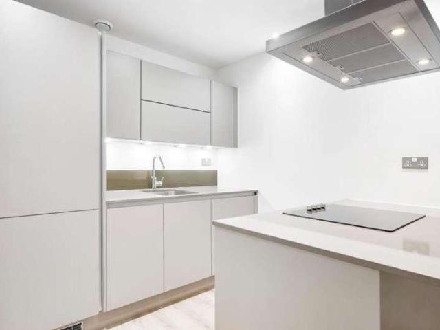 Flat for sale in Stratford Marsh, Greater London