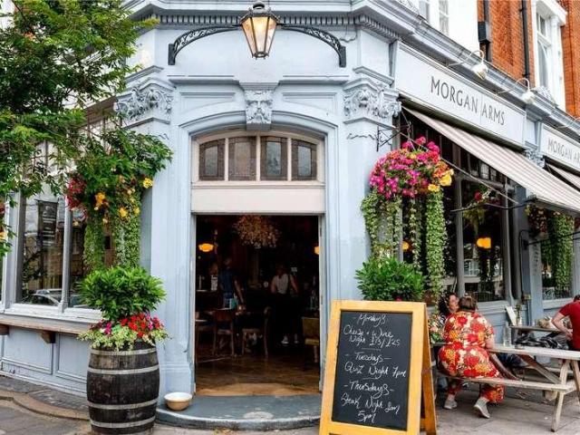 Flat for sale in Mile End, Greater London