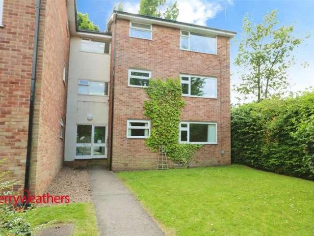 Flat for sale in Clifton, South Yorkshire