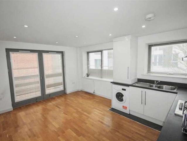 Flat for sale in Castle, Bedford