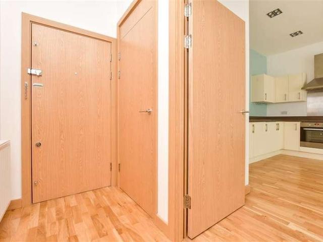 Flat for sale in Wallington, Greater London
