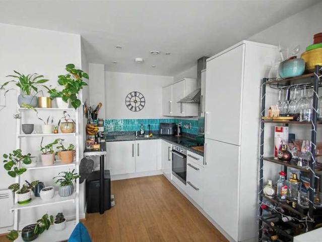 Flat for sale in Castle, Bedford