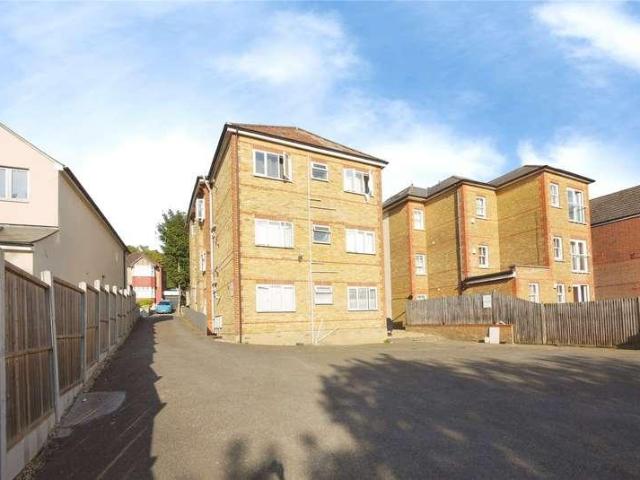 Flat for sale in Navestock Side, Essex