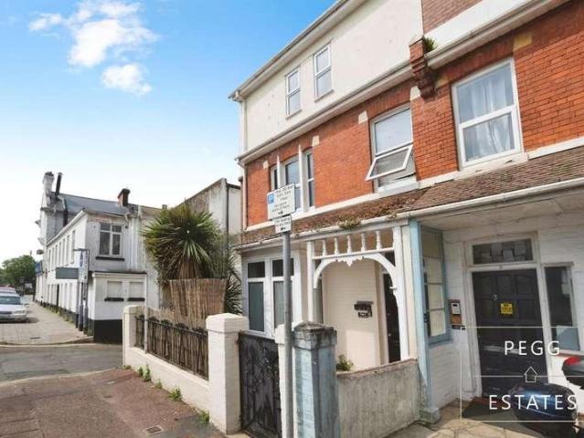 Flat for sale in Livermead