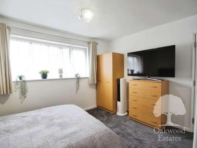Flat for sale in Wexham and Ivers Community Board, Iver Heath