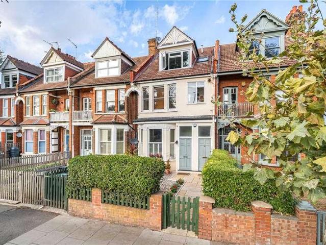 Flat for sale in London Borough of Haringey, Greater London