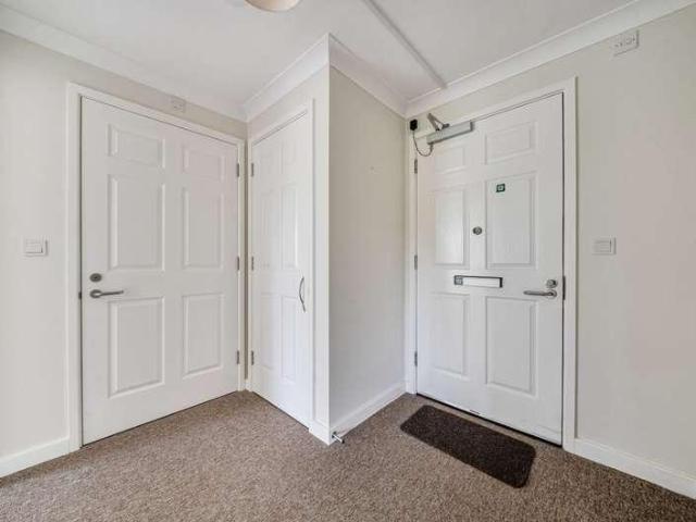 Flat for sale in Tewkesbury, Pamington
