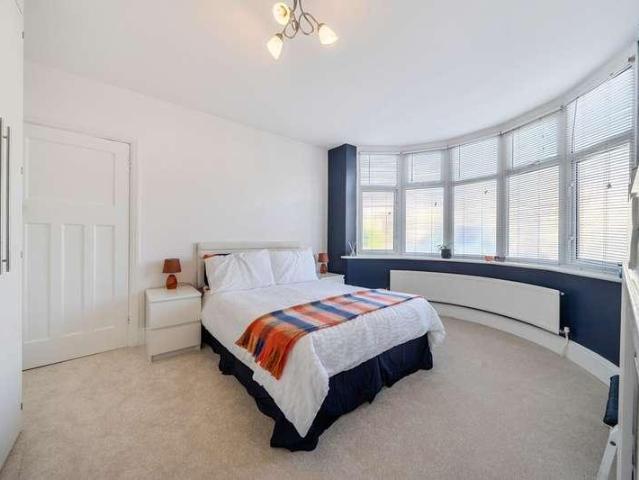 Flat for sale in Cowley, Oxford
