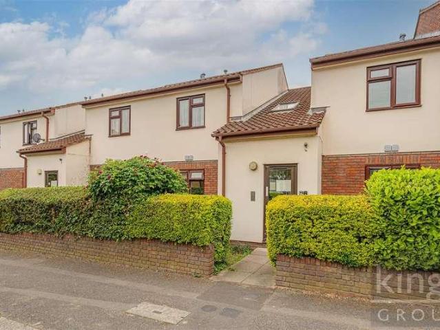 Flat for sale in Walthamstow Village, Greater London