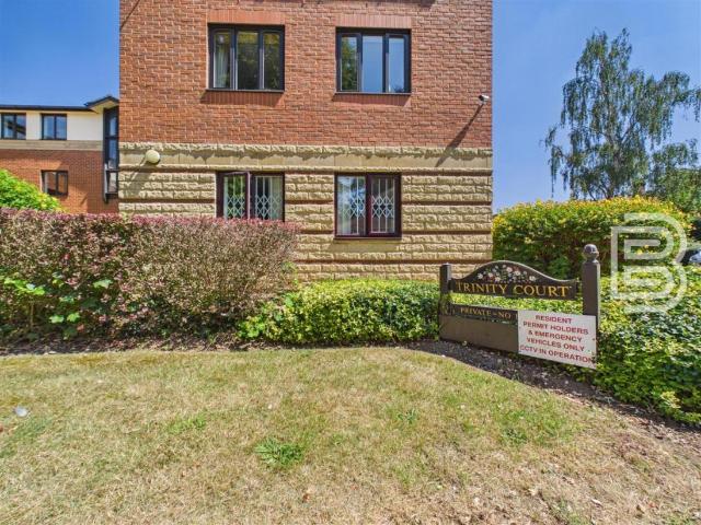Flat for sale in New Bilton