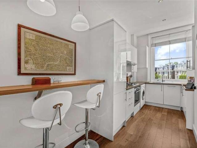 Flat for sale in Maida Vale, Greater London
