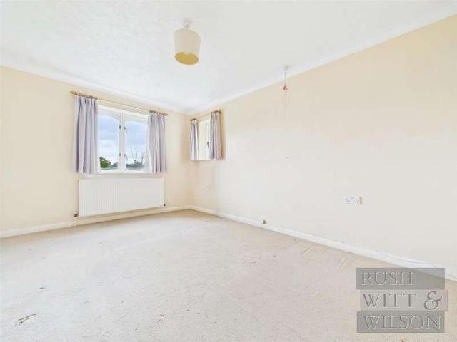 Flat for sale in Heathlands, East Sussex