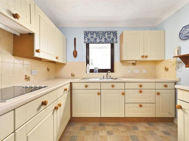 Flat for sale in Central, Heathlands
