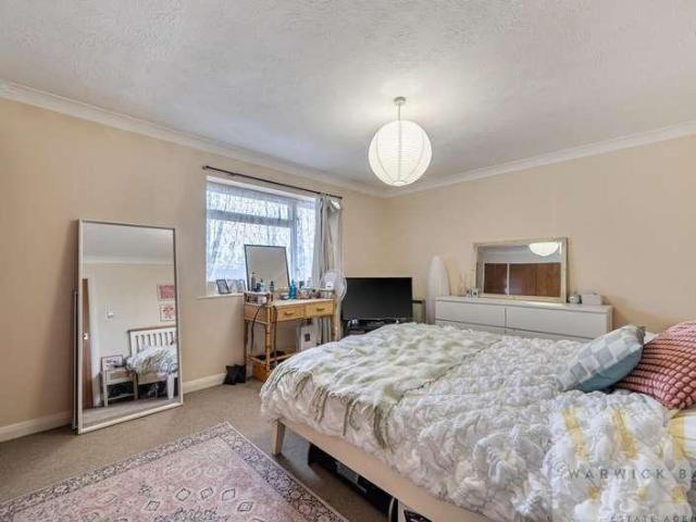 Flat for sale in Fishersgate, West Sussex