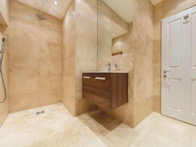 Flat for sale in Chelsea, Greater London