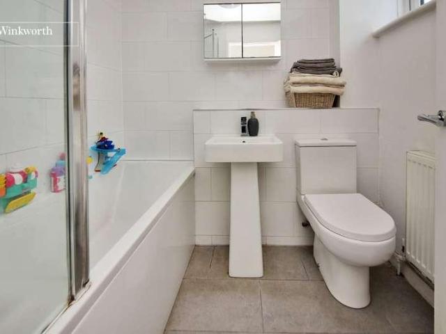 Flat for sale in Greater London