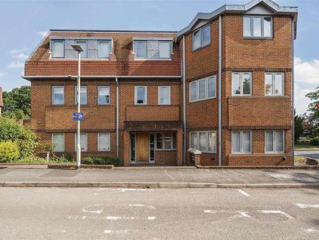 Flat for sale in Wokingham