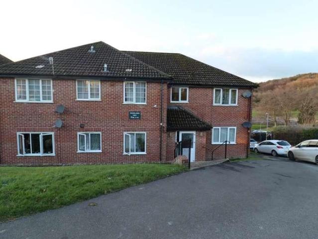 Flat for sale in Totteridge, Tylers Green
