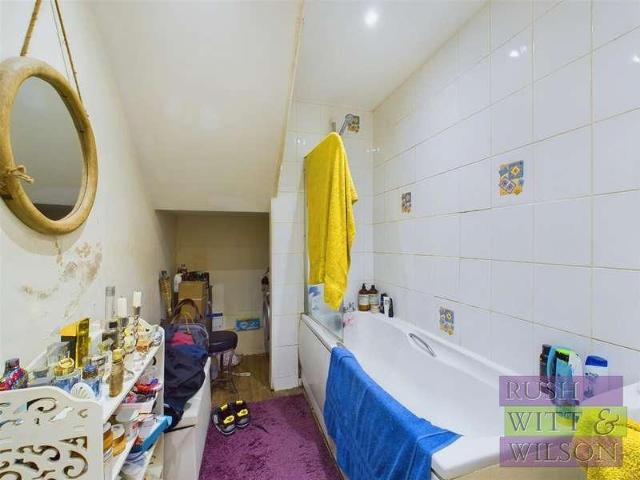 Flat for sale in West Hill, Guestling Green