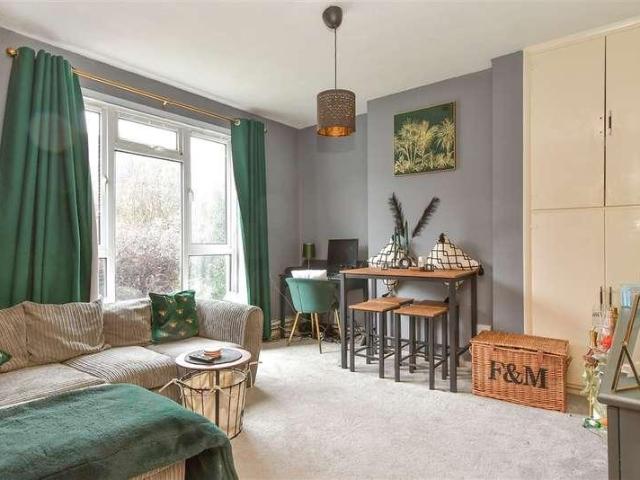 Flat for sale in New Town, Monks Orchard