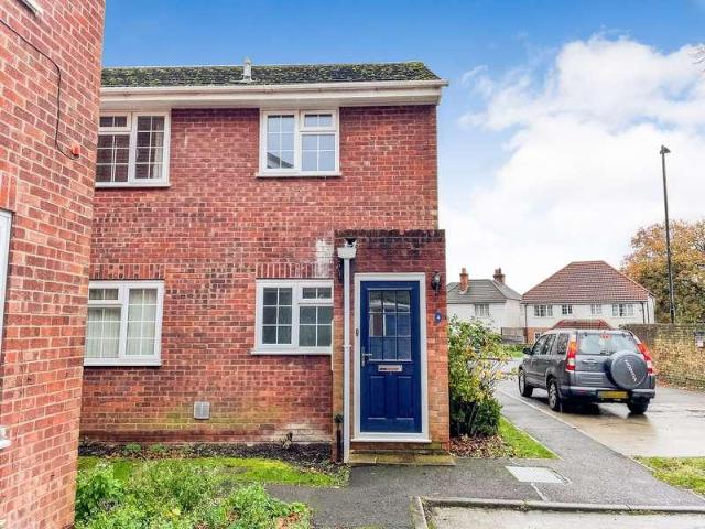 Flat for sale in Slough