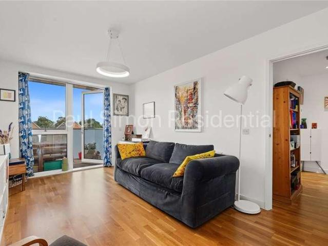 Flat for sale in London Borough of Haringey, Greater London