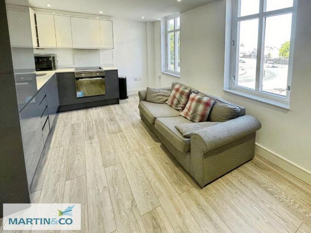 Flat for sale in Katesgrove, Reading